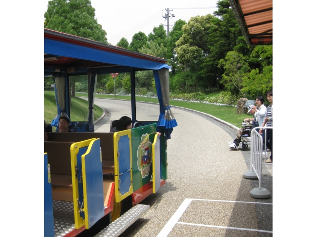 トラムに乗車