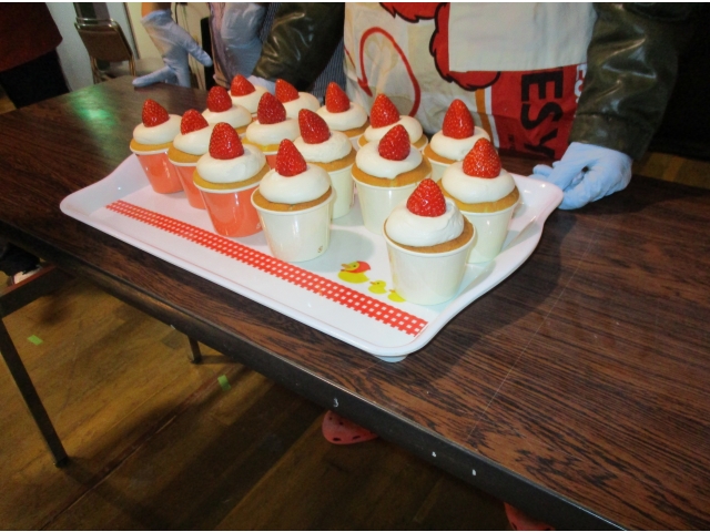 カップケーキです☆その場で、デコレーションしてくれました♪