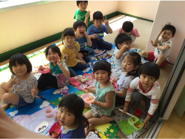 ３階のテラスで食べたよ