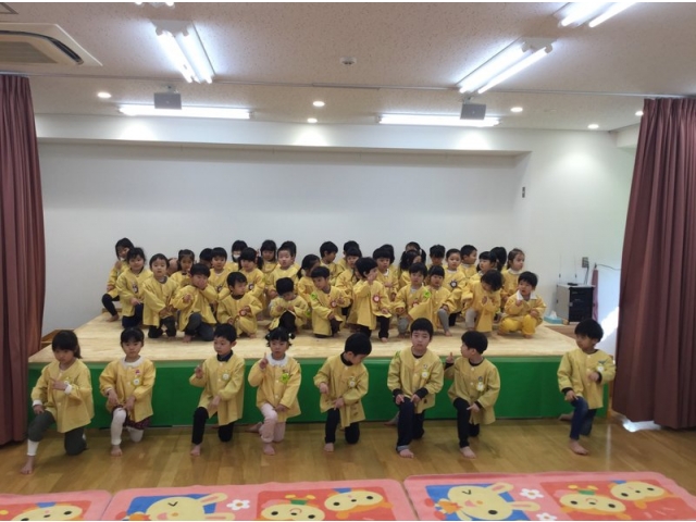 ２歳～５歳児でうれしいひなまつりを歌いました
