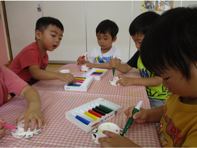 どんな色にしようかな～？
かっこいい時計を作るぞ！
