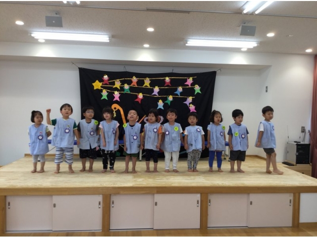 すみれ組
器楽合奏「おもちゃのチャチャチャ」