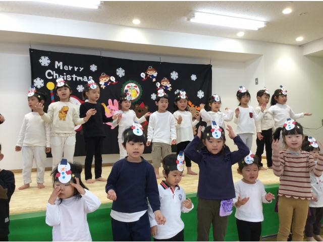 くじらグループ「サンタがまちにやってくる」