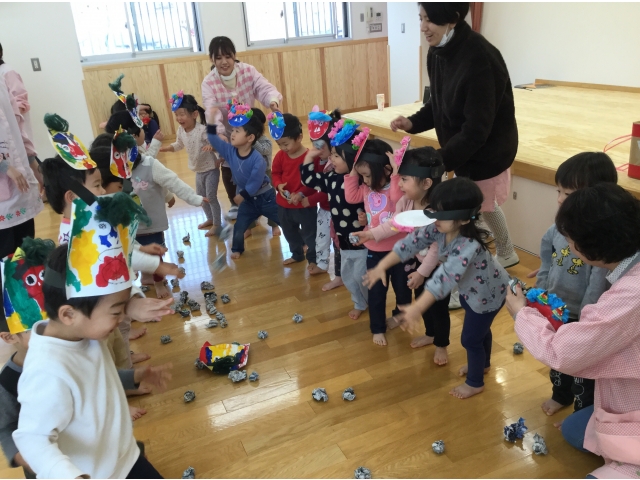 次はすみれ組オニだぞ