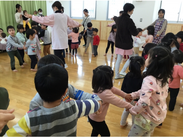曲名は「赤鬼と青鬼のタンゴ」