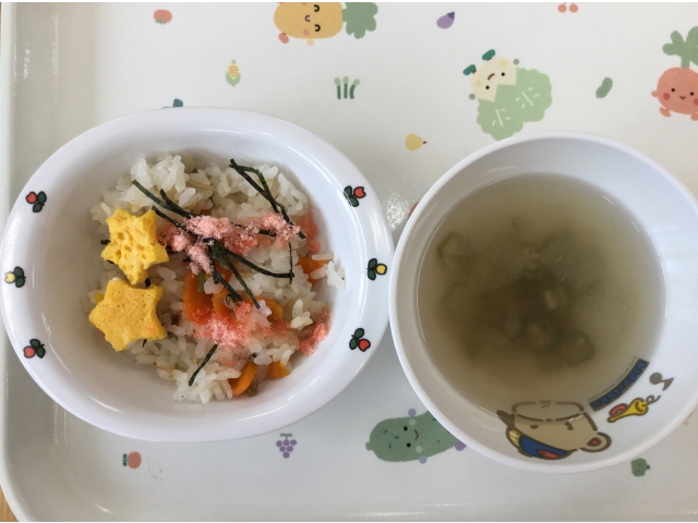 ちらし寿司とすまし汁を食べました