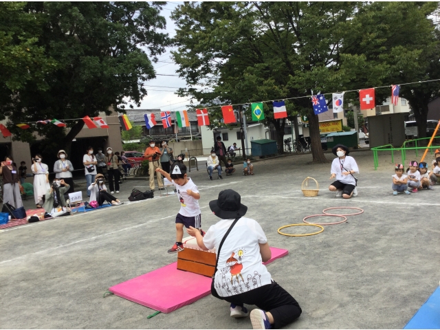 ３歳児はとび箱２段の山を越えています