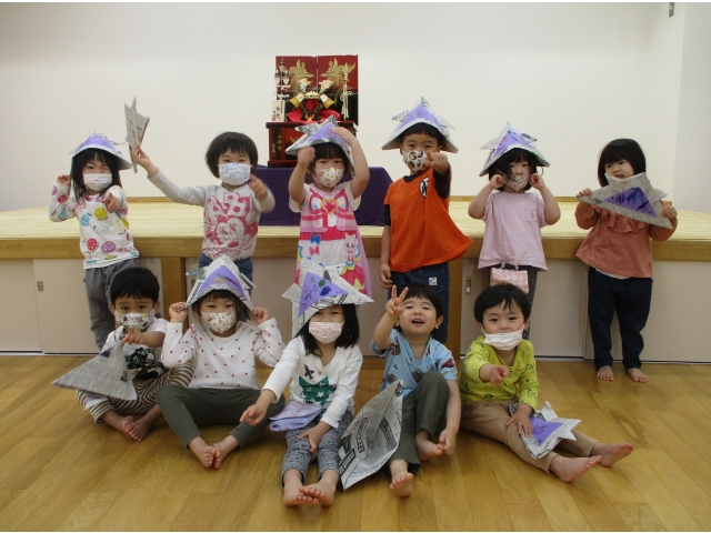 自分たちで作った兜をかぶりました！