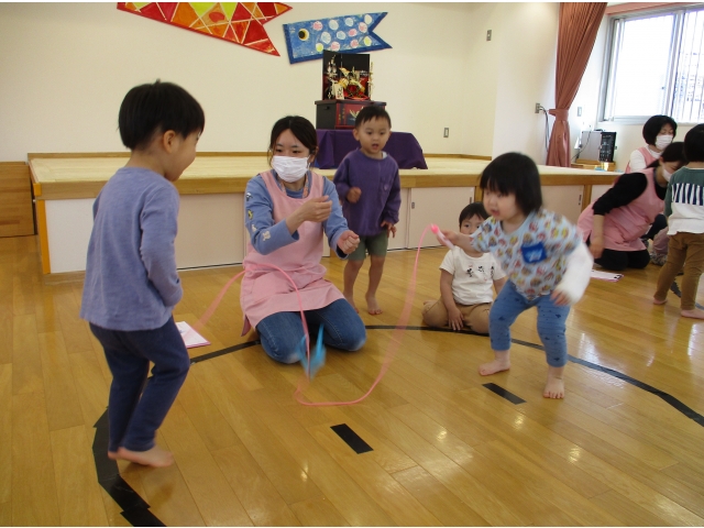 はっけよいのこった！さあ、どちらが勝つかな？