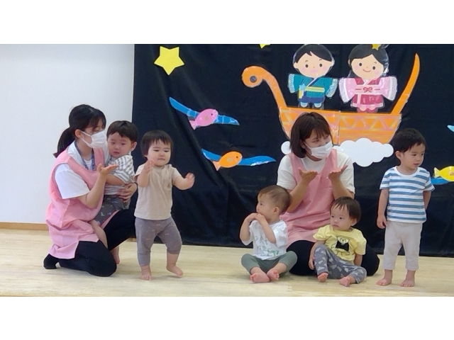 お歌に合わせてノリノリ！