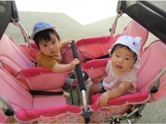 バギーに乗ってお散歩に行くよ！