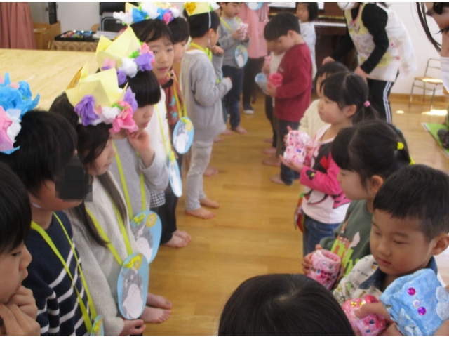 3歳児からはペン立てを