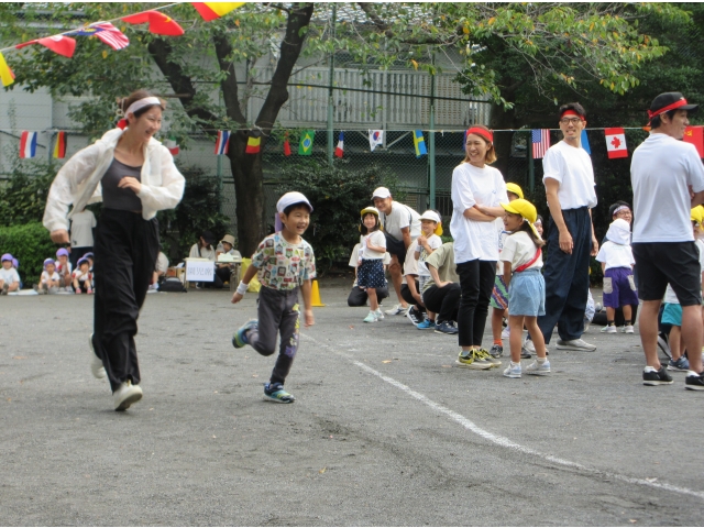 ４．５歳児　お母さんと追いかけっこ！