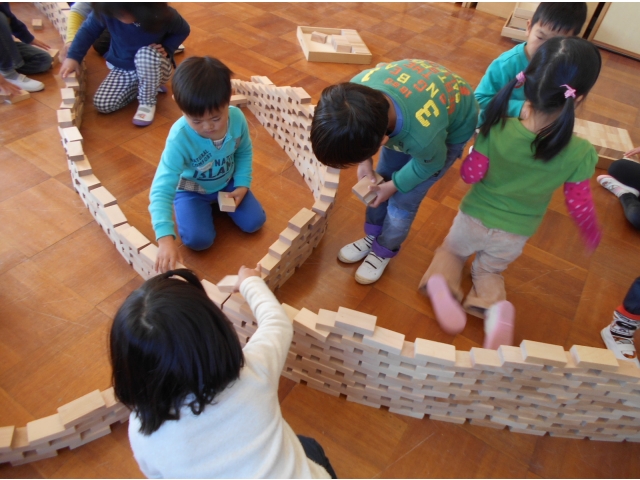 慎重に積んでます