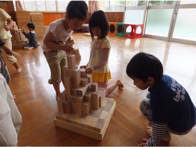 「どこにしようかな？」
見つめる