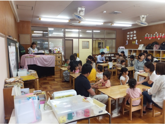 かわいい歌声が部屋に　　　　　響きわたります♪
