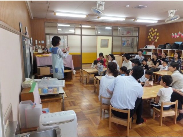 先生の説明に真剣な顔！