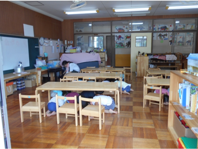 静かに次の放送を待ちます