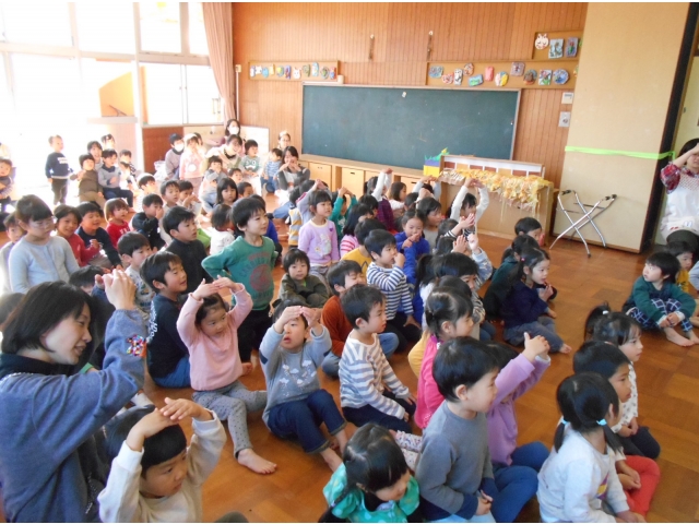 観てる人も踊っちゃう。