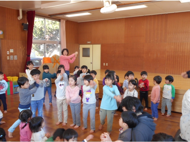 ♪トンテンカン、
トンテンカン♪