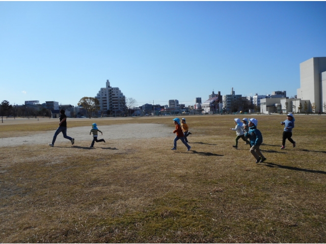 今度は先生を
捕まえる！