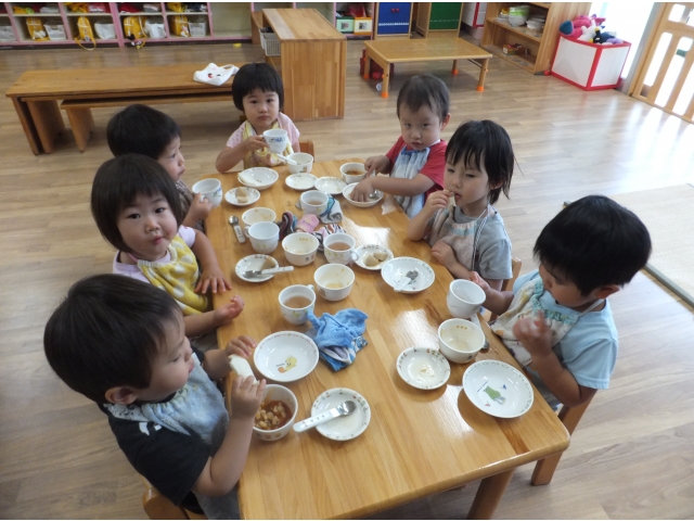 給食もみんなで。
おいしいね