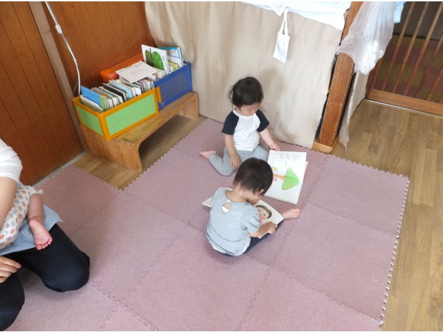 絵本に集中