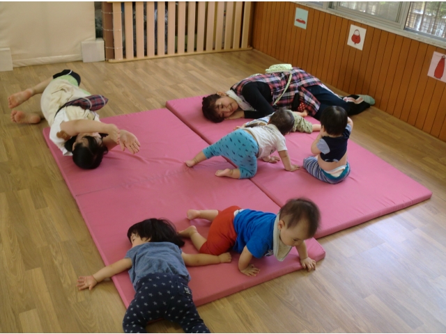 ♪いもむし　ごろごろ