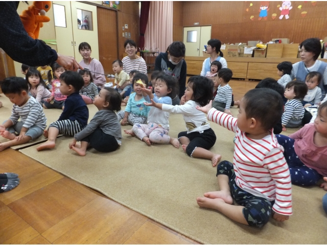 お手々にとまって～！