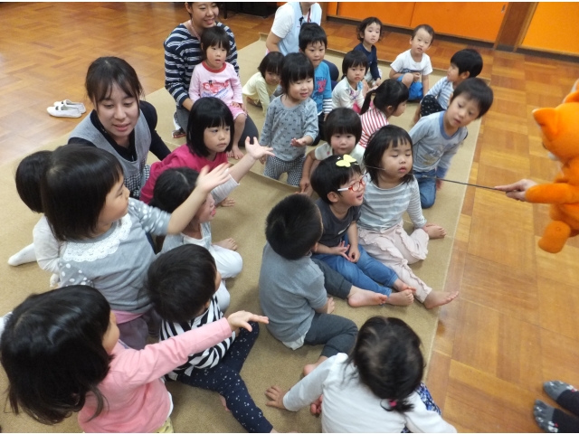 私のお手々にとまって！