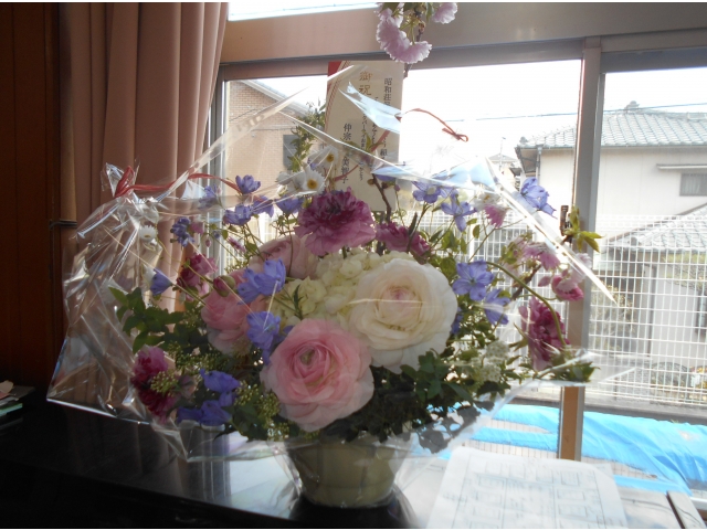 先生からいただいたお花で会場が華やぎました。