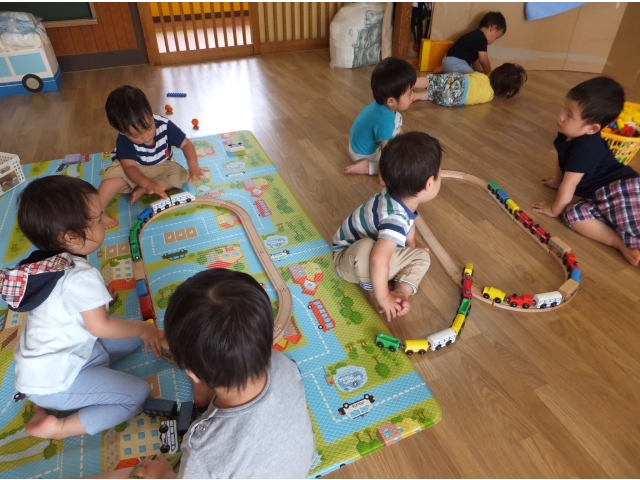 電車をつなげて
走らせます！