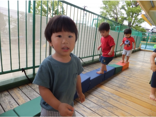 “おちないように
そ～と　そ～と”