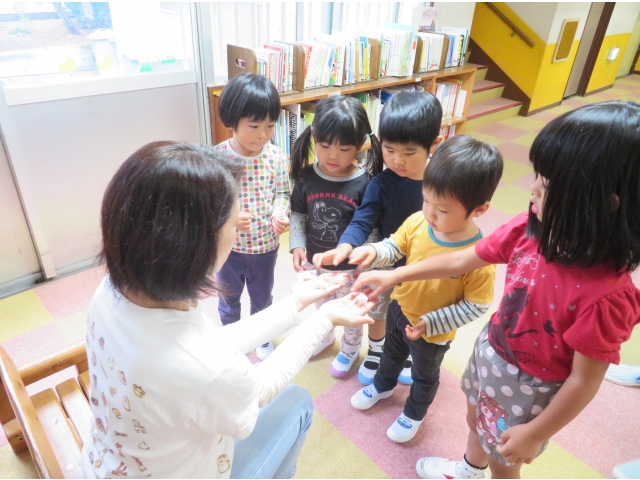 お菓子をもらえて…
(*^-^*)
