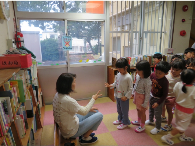 4歳児は1人ずつ並んで
じゃんけんです!