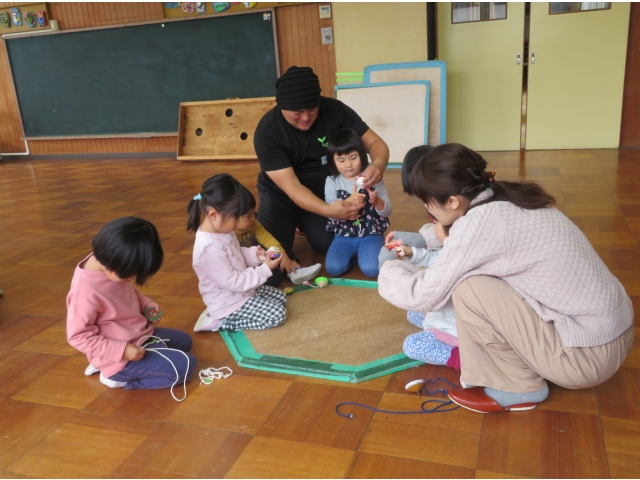 一緒にクルクル巻いて…
