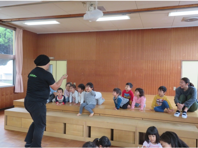 こまの技にくぎ付けの
ﾏｰｶﾞﾚｯﾄ組さんです!


見にきました(#^.^#)