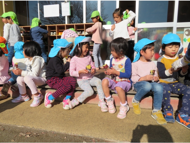 おしゃべりしながら
楽しく食べます♪