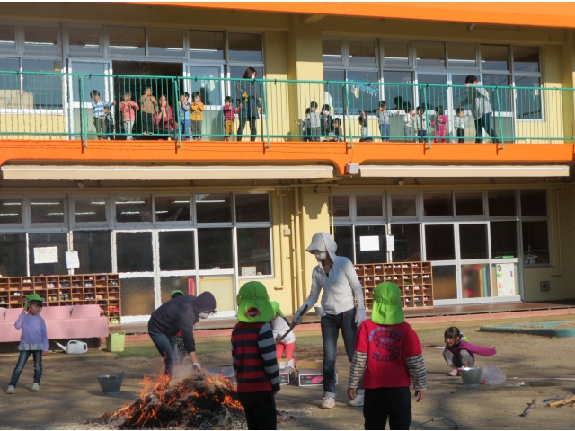 1.2歳児さんも
ベランダから参加です♡