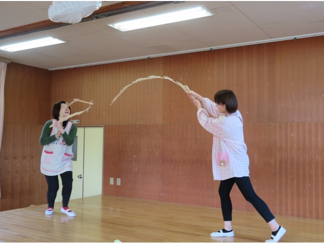 南京玉すだれ♪
♪歌に合わせて…