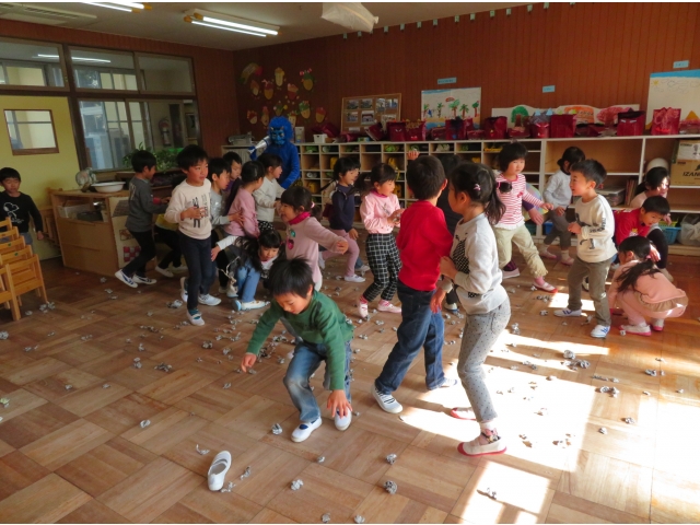 子どもたちの投げ方にも
迫力があります!