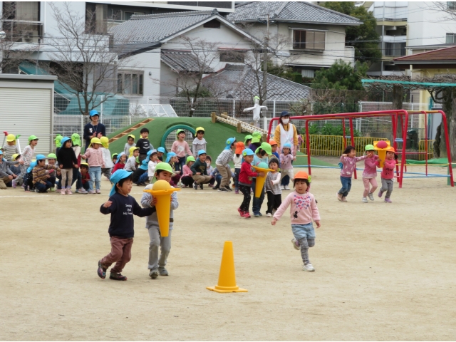 次はアイスクリーム
運びです!