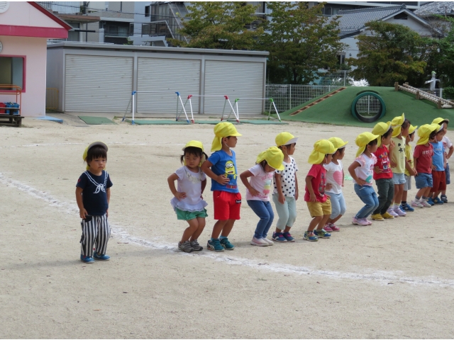 リズムに合わせて
踊ります♬