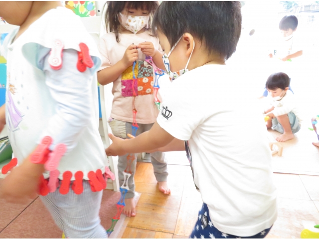 後ろは、ぼくがつけてあげるね！