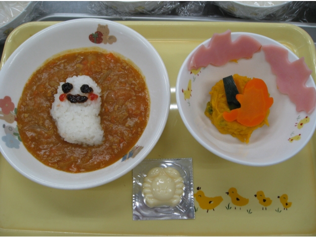 給食もハロウィンカレー☆