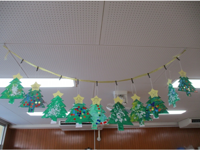 とっても素敵なクリスマスツリーが完成しました！また見て楽しんで下さいね(*^-^*)