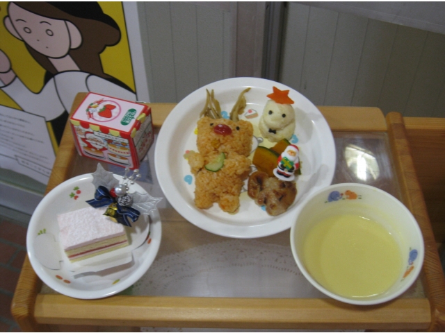 給食、おやつもクリスマスメニュー♪