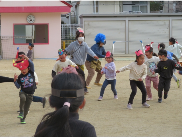 オニも子どもたちも必死です!