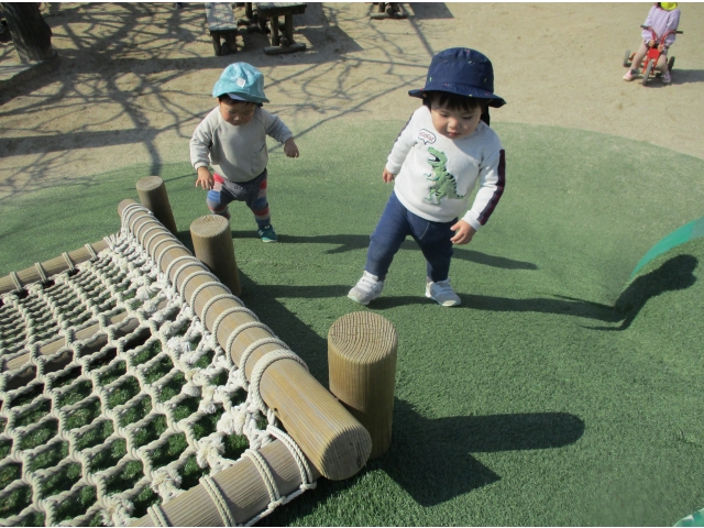 手を使わなくても登れるよ