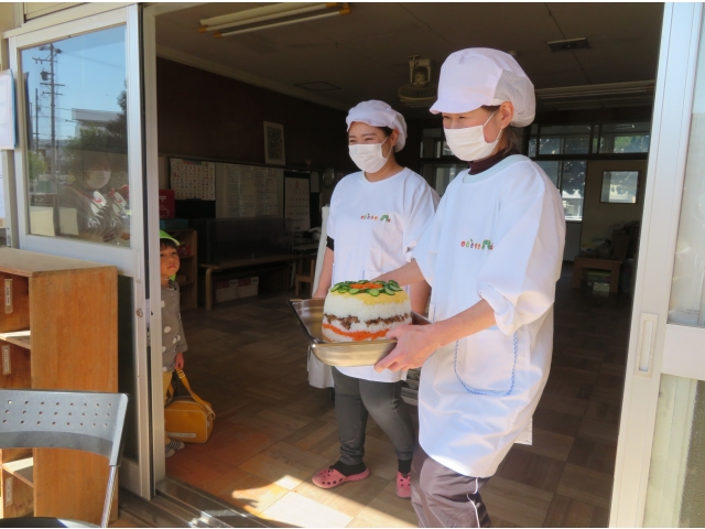 給食の先生からぞう組のおともだちにサプライズ♡